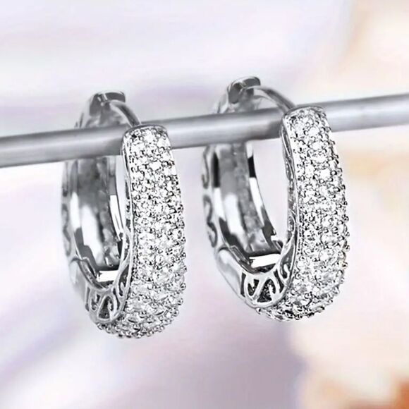 1 Pair Glittering Gold or Silver Plated Hoop Earrings with Micro Zircons - Picture 12 of 13